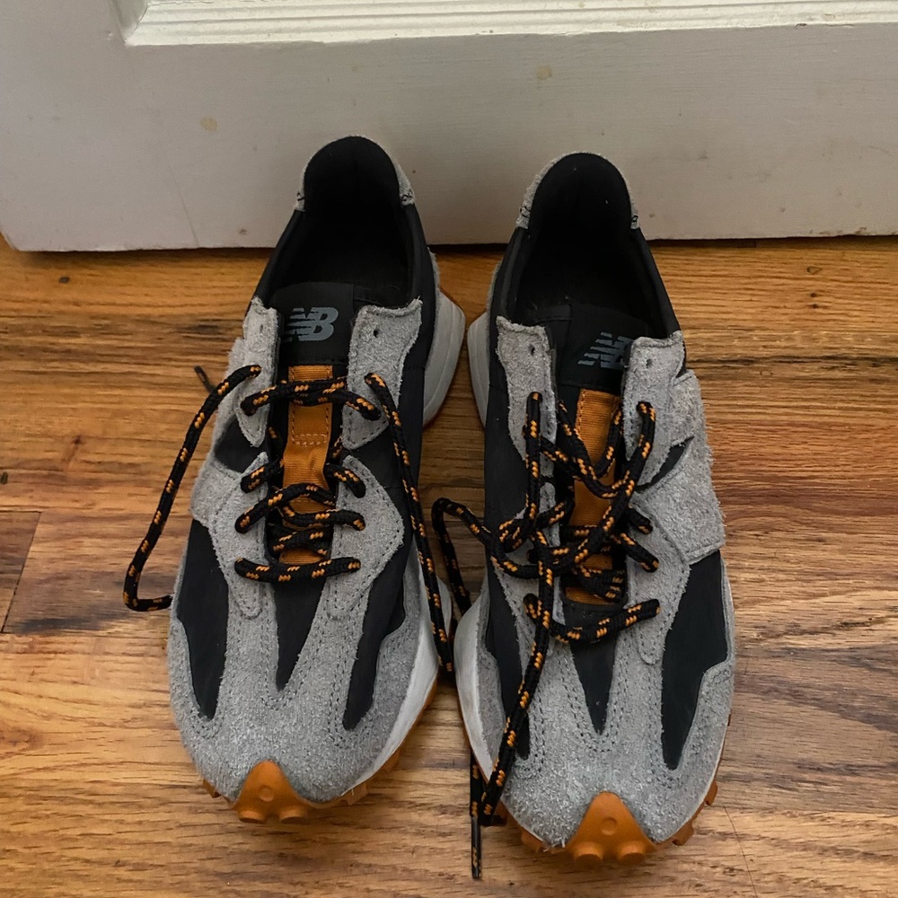 New Balance, size 8 women/7 men